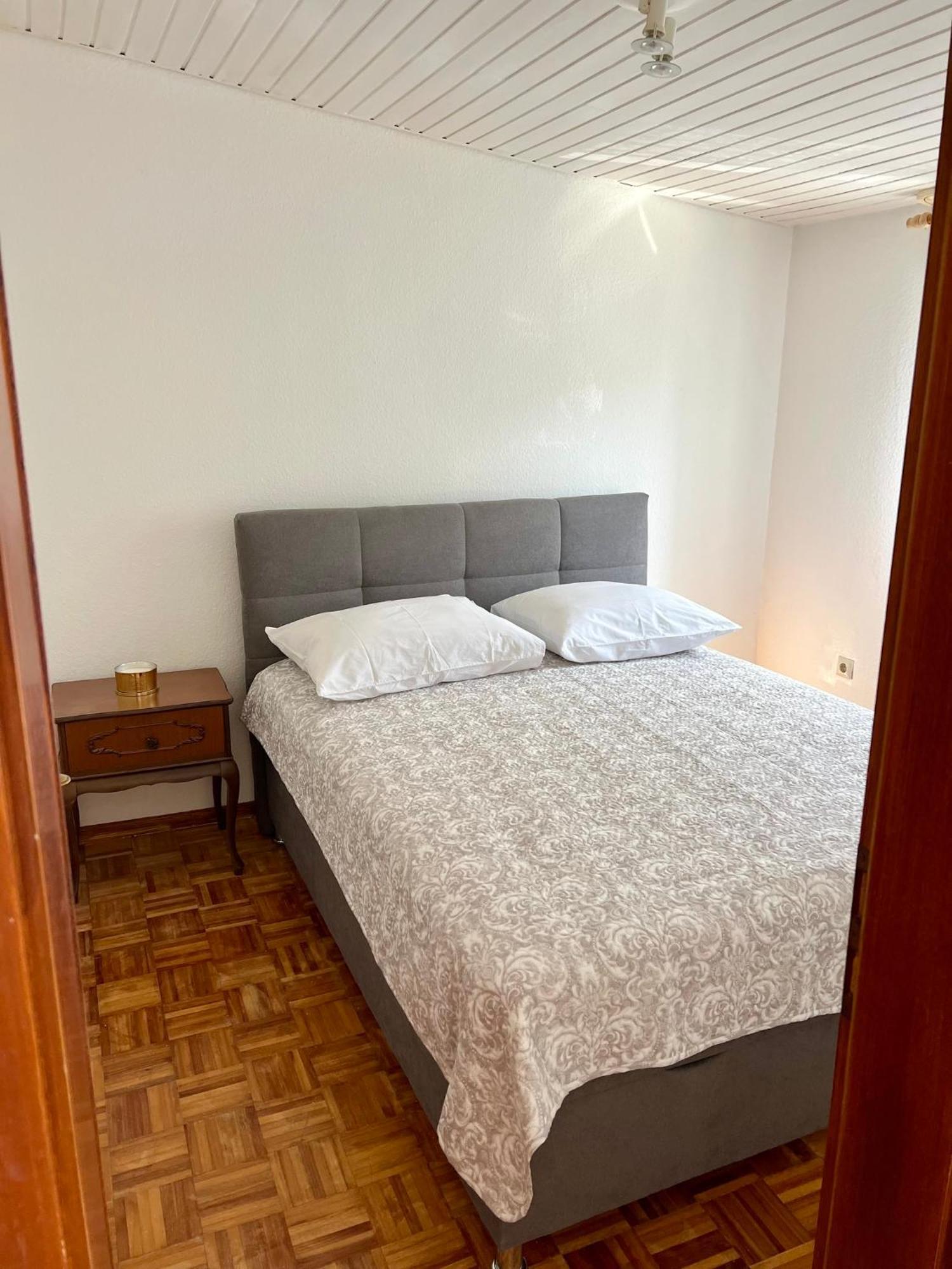Apartment Jole Razanj Bagian luar foto